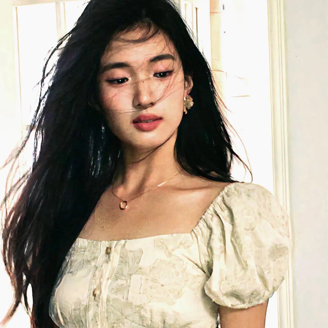 告密者电影版2023